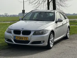 BMW 3 Serie Touring 320d Luxury Line rijdt perfect * automaat