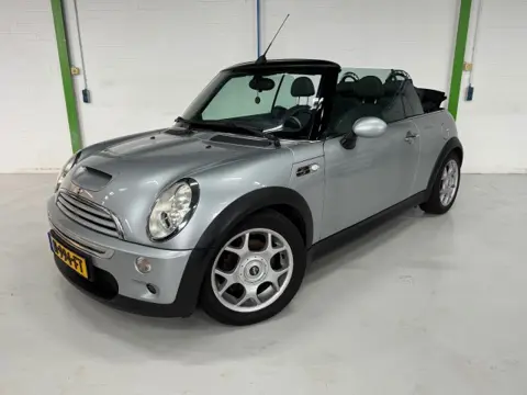 MINI COOPER S 1.6 COOPER S CABRIO / Lederen bekleding / Bluetooth / Onderhoudsboekjes en historie. 