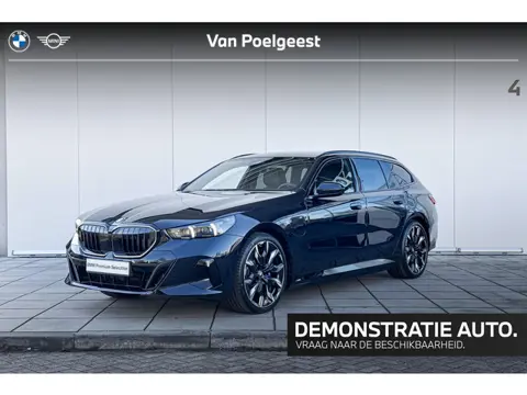 BMW 5 Serie Touring 530e xDrive M-Sport Pro / Glazendak / 21inch / Driving assistant prof / Trekhaak