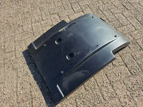 DAF Spatbord Rechtsvoor DAF Modderbord Vooras 2042661 Wielafdekking Spatbord DAF Truck PM2533