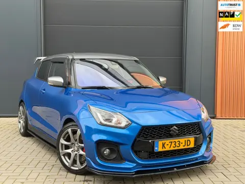 Suzuki Swift |AUTOMAAT|Maxton Design|Eibach Verlaging|Custom Uitlaat|Full Option|Prijswinnaar!