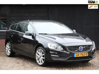Volvo V60 1.6 D2 Momentum Navigatie/Parkeersensor/18"inch lmv/Trekhaak