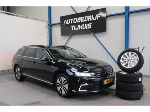 Volkswagen Passat Variant 1.4 TSI PHEV GTE Business - SOH 99% Cruise, Camera, Camera, Massage stoele