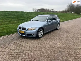 BMW 3-serie Touring 325i Luxury Line Pano Schuif/Kanteldak Airco Cruise Pdc Stoelverwarming Dealer O