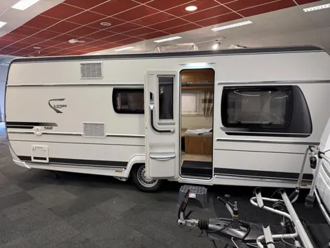 Fendt Saphir 560 SKM STAPELBED 6 PERS MOVER