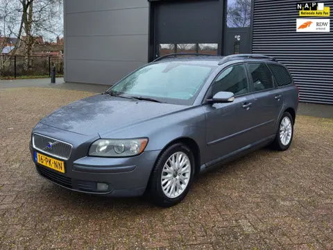 Volvo V50 2.4 Momentum, Leder, Trekhaak, Clima, CruisC!