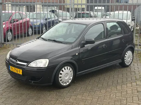 Opel Corsa 1.2-16V Essentia 5 deurs 80PK! TOPSTAAT l NIEUWE APK! Airco ECC l Elek ramen l Elek spieg