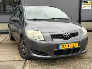 Toyota Auris 1.4-16V Terra