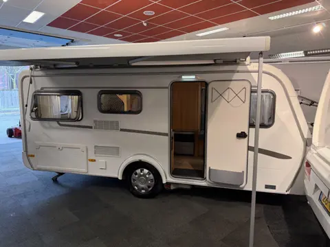 Eriba Feeling 425 VASTBED MOVER LUIFEL(TOP)