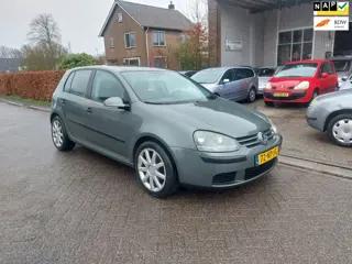 Volkswagen Golf 1.6 FSI Trendline