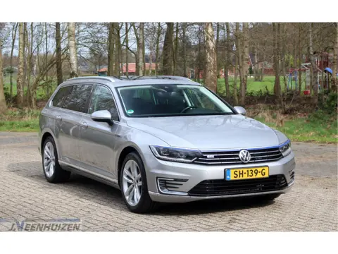 Volkswagen Passat Variant 1.4 TSI GTE Highline | 2016 | Schuifkanteldak | Stoelverwarming |