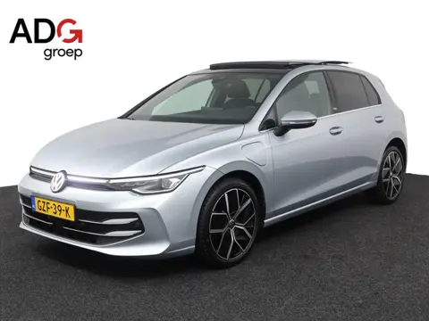 Volkswagen Golf 1.5 eHybrid 50 Edition | Panodak | Stoelgeheugen | Lichtmetaal | Dealer onderhouden