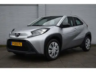 Toyota Aygo X 1.0 VVT-i S-CVT Play Automaat 72pk | 1e eigenaar | Achteruitrijcamera | Dealer onderho