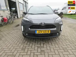 Toyota Yaris Cross 1.5 Hybrid 130 Dynamic,verwarmde stoelen en stuurwiel,navi,etc...
