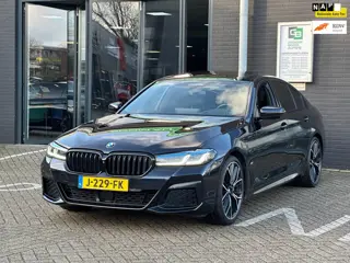BMW 5-serie 530i High Executive Edition/PANO-DAK/CARPLAY/CAMERA/NL-AUTO NAP!!