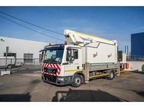 MAN TGL 12.220 BB + DANILIFT WDT 180S (bj 2016)