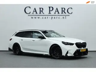 BMW 5-serie Touring M5 727+PK BTW/AKRAPOVIC/M-PERFORMANCE CARBON/22" VOSSEN/BOWERS & WILKINS/PANO/HU
