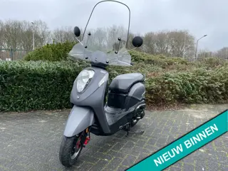 SYM Mio 50i MAT GRIJS WINDSCHERM BETAAL met in3