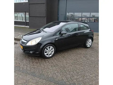 Opel Corsa 1.4-16V Cosmo