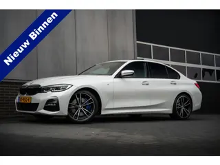 BMW 3-serie 330i 259 pk High Executive Edition M-Sportpakket / NL-Auto/ Schuif-Dak/ Leder/ Sport-Sto