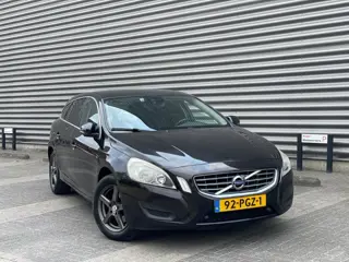 Volvo V60 1.6 T4 180PK Momentum (bj 2011) AUT|WINTERBANDEN|NIEUWE BEURT