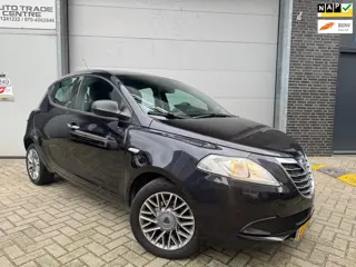 Lancia Ypsilon 0.9 TwinAir Silver Plus [Airco|LM velgen|Elek.pakket|2e eig|Nette auto]