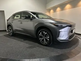 Toyota Bz4x Active 71 kWh LED verlichting | 18 inch LM velgen Soh (batterijcheck) waarde 99,9%