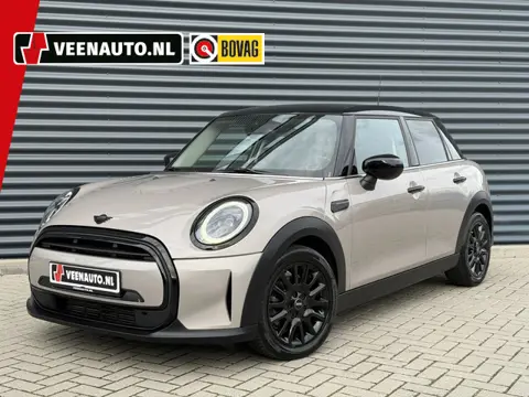 MINI Mini 1.5 Cooper Apple/Navi (bj 2022, automaat)
