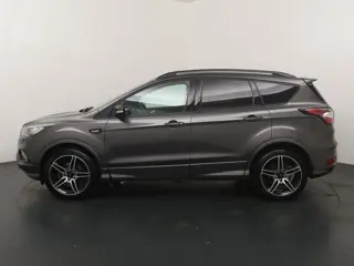 Ford Kuga 1.5 EcoBoost 150 pk ST Line | Trekhaak | Camera | 19" | 4 seiz. banden | Navi | Clima | Cr