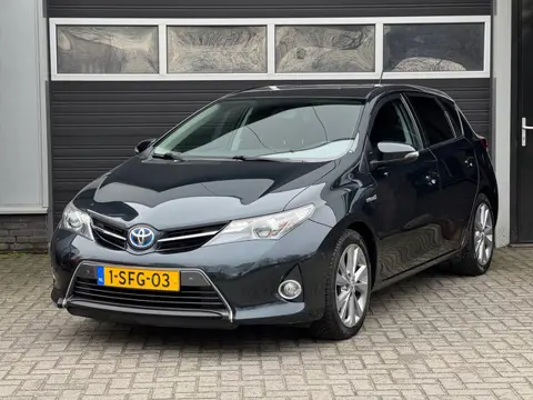 Toyota Auris 1.8 Hybrid Lease