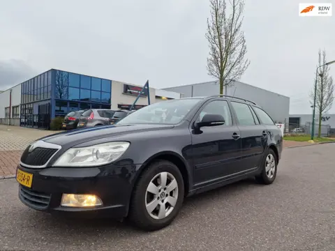 Skoda Octavia Combi 1.8 TSI Elegance PSENSOR CRUISE TREKHAAK 2 X SLEUTELS