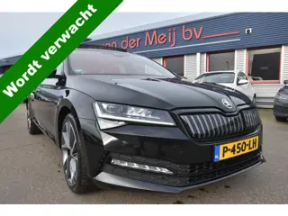 Škoda Superb Combi 1.4 TSI iV Sportline Business , PANODAK ,TREKH , VIRTUAL COCKPIT ,ST+STUR EN BANK