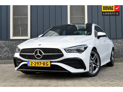 Mercedes-Benz CLA-Klasse 180 AMG Line Rijklaarprijs-Garantie Panoramadak Matrix Led  Apple Carplay/A