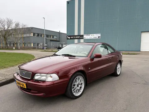 Volvo C70 Coupé 2.4i T Prestige Automaat 200 PK. Prachtige auto voor de echte liefhebber !!! Slecht 