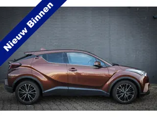 Toyota C-HR 1.8 Hybrid Executive Net binnen - Nu al te bezichtigen