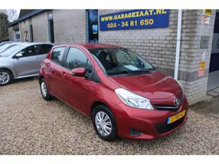Toyota Yaris 1.3 VVT-i Now 5DR Airco weinig km (bj 2014)