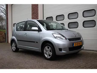 Daihatsu Sirion 2 1.3-16V Sport * Automaat / Nap / Airco / LM *