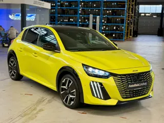 Peugeot 208 Hybrid 100 e-DCS6 GT|Camera|Alcantara|CarPlay|Carbon|Nieuwstaat|1e Eigenaar