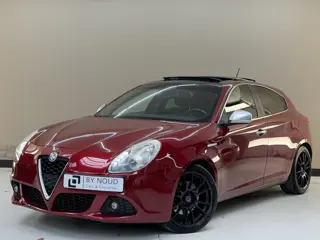 Alfa Romeo Giulietta 1.4 T Distinctive, 170Pk, 2011, Panoramadak, Volledig leder, Apple carplay, Cli