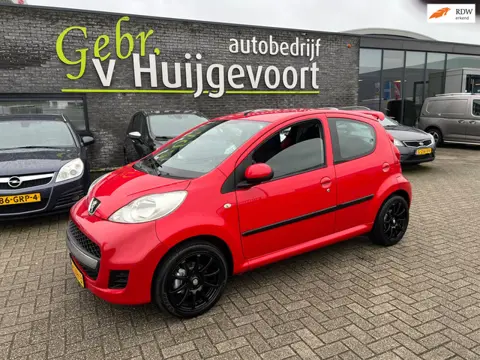 Peugeot 107 1.0-12V XR