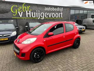 Peugeot 107 1.0-12V XR