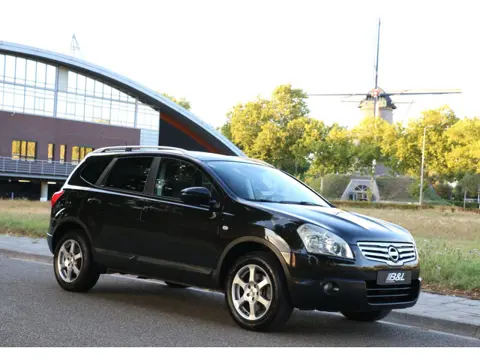 Nissan Qashqai +2 Vol Leder Aut Panoramadak 7-persoons Xtronic CVT 141Pk Automaat Tiptronic Parkeers