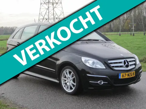 Mercedes-Benz B-klasse 180 Met ECC / LEER / PDC / NAVIG / VELGEN