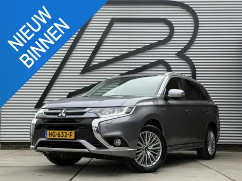 Mitsubishi Outlander 2.0 PHEV instyle Navi|Camera|Leder|Clima|Cruise|Dealer Onderhouden|N.A.P|APK to