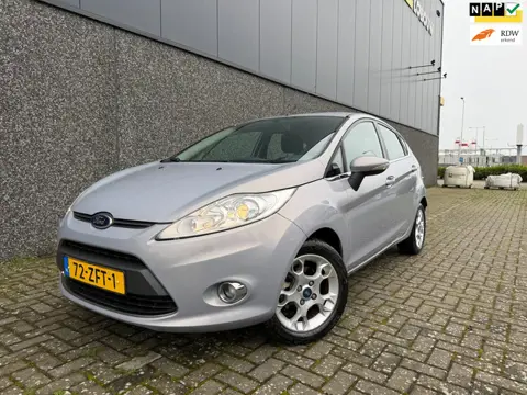 Ford Fiesta 1.25 Titanium/Nieuwe APK en beurt/