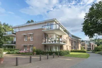 Woning aan de Naarderstraat te Laren