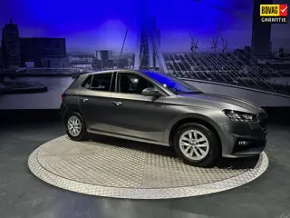 Skoda FABIA 1.0 TSI Business Edition *Camera*PDC*Winterpack*App*NAVI*