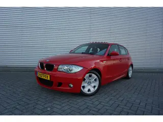 BMW 1-serie 120i Executive AUTOMAAT - Climate / Navi / Pano / Cruise / Parkeers. / Elektr. ramen /