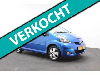 Toyota Aygo 1.0-12V Dynamic Blue | Airco | NAP | Sportvelgen | Spoiler | Nieuwe APK