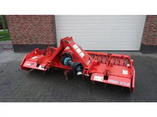 Kuhn HRB252 rotorkopeg met pakkerrol